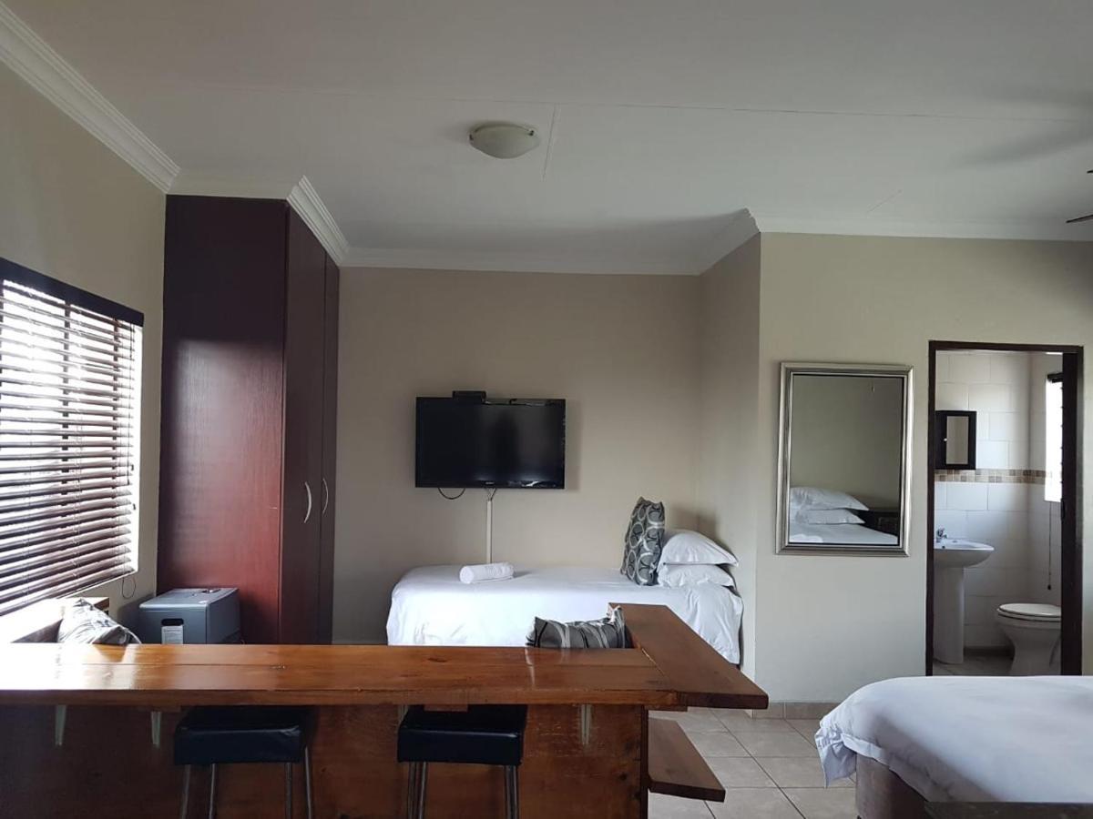 Private Apartments & Biz Stays พริทอเรีย ภายนอก รูปภาพ