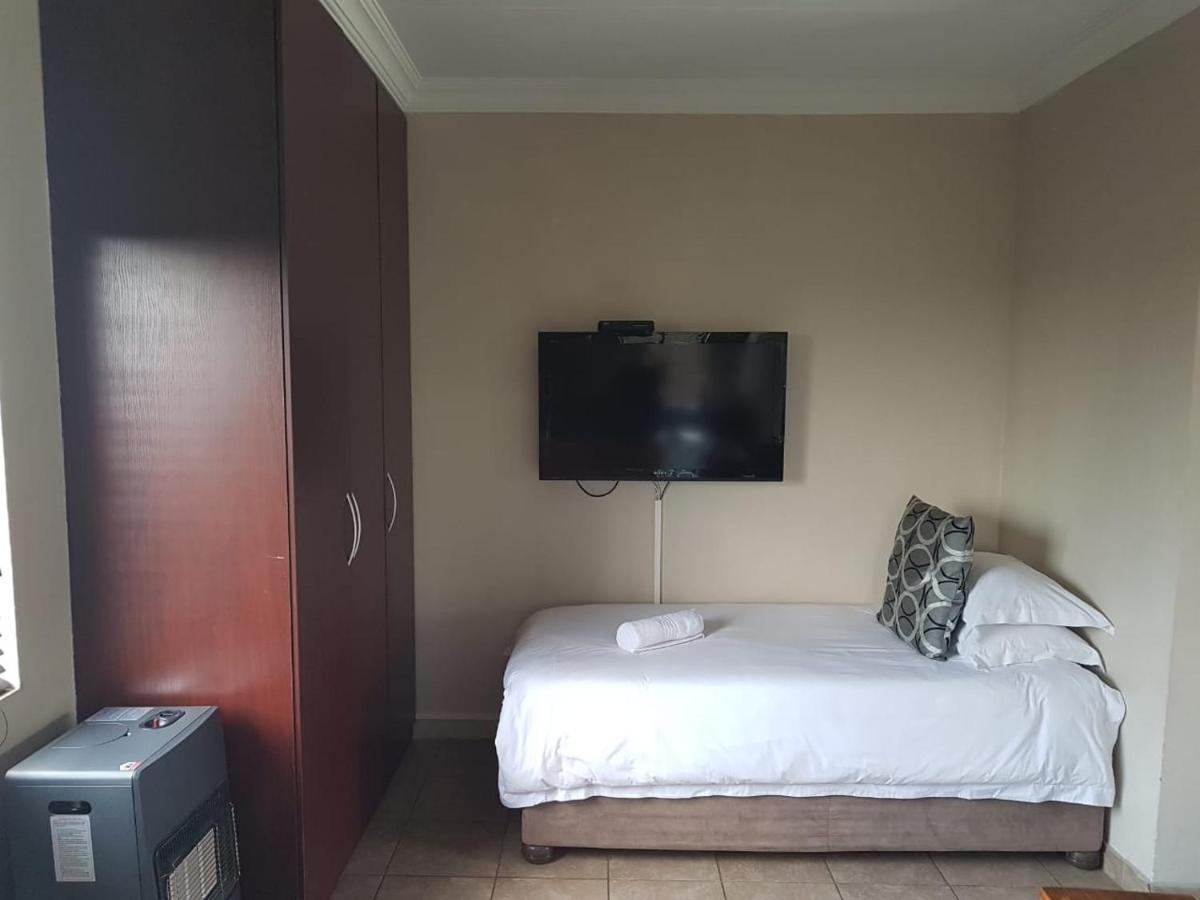 Private Apartments & Biz Stays พริทอเรีย ภายนอก รูปภาพ