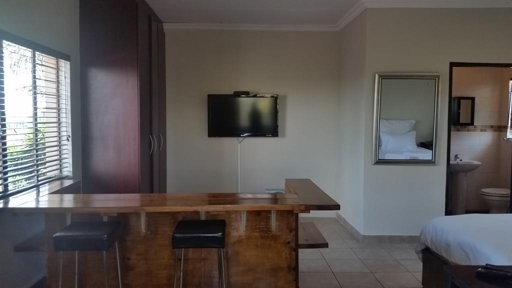 Private Apartments & Biz Stays พริทอเรีย ภายนอก รูปภาพ