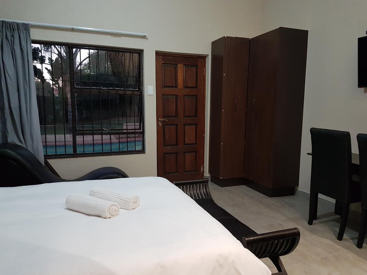 Private Apartments & Biz Stays พริทอเรีย ภายนอก รูปภาพ