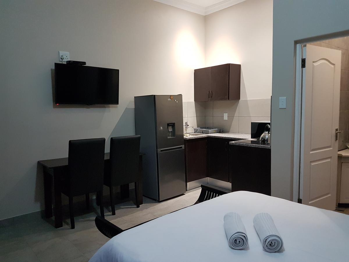 Private Apartments & Biz Stays พริทอเรีย ภายนอก รูปภาพ