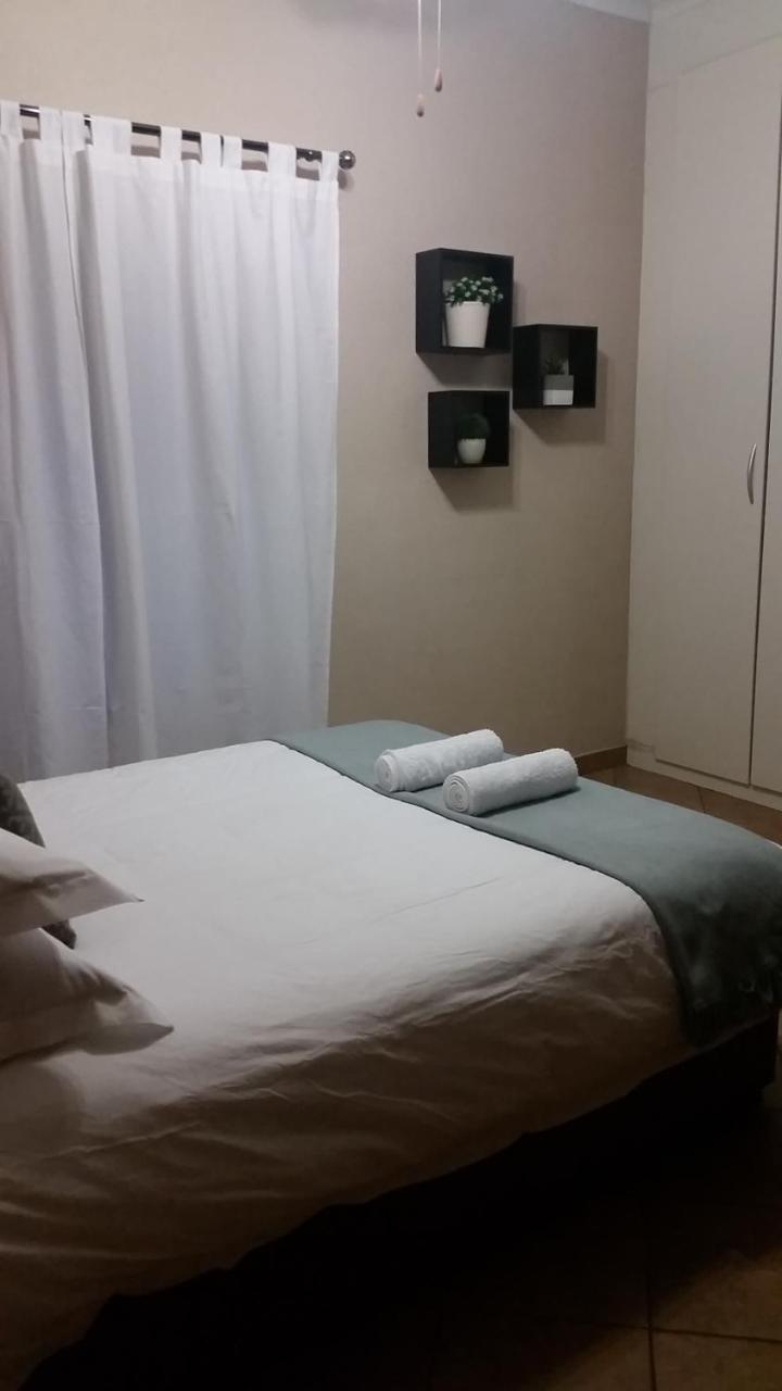 Private Apartments & Biz Stays พริทอเรีย ภายนอก รูปภาพ